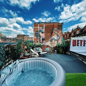 Pool-Cinema-Brick Lane-Shoreditch Apartment London
