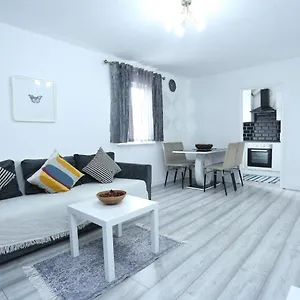Modern 2 Bedroom Flat, With Free Parking, And Wifi Apartment Thamesmead (Greater London)